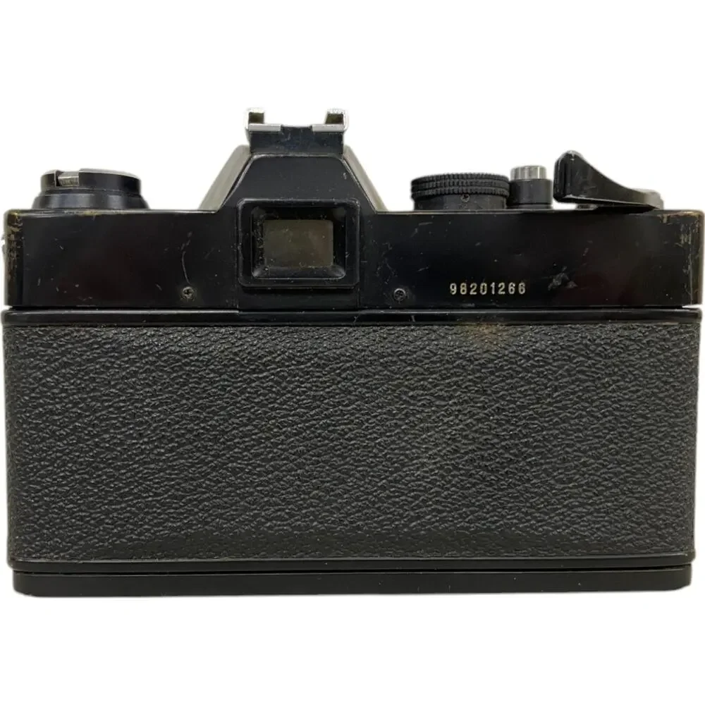 Vivitar 220 / SL 35mm SLR Film Camera With 135MM Auto Telephoto - UNTESTED